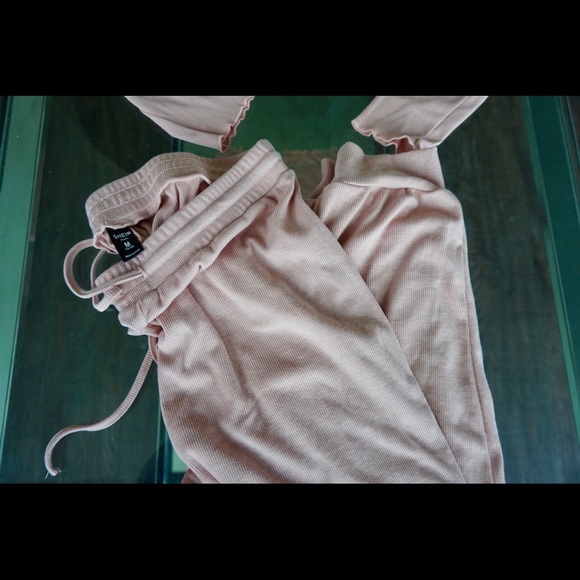 Crop top and jogger set - Picture 5 of 6